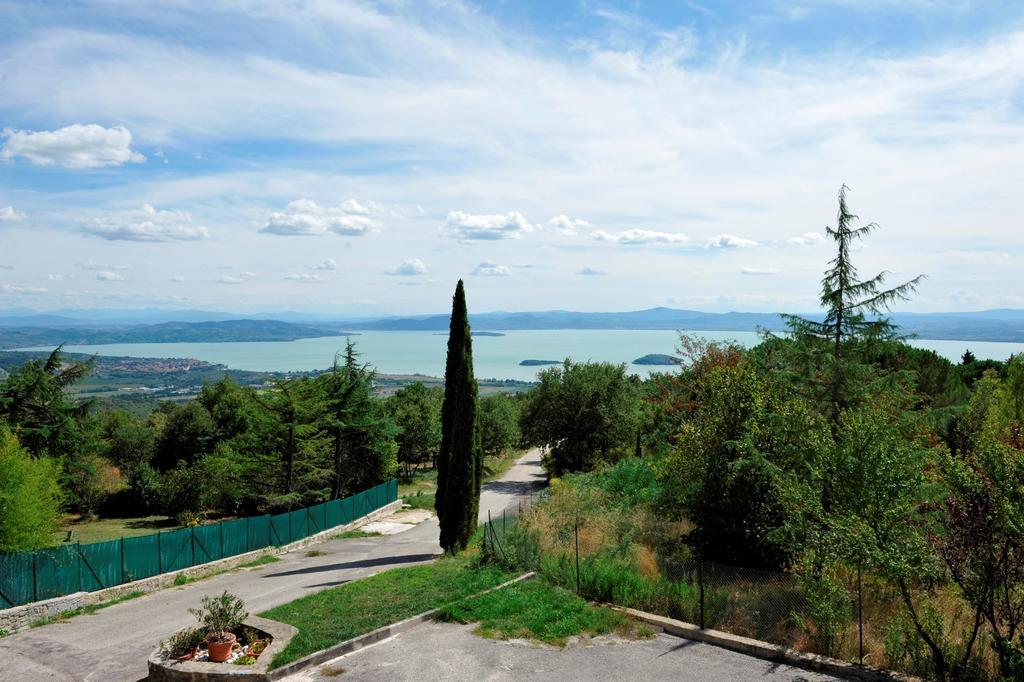 B&B Villa Sensi Tuoro sul Trasimeno Bagian luar foto